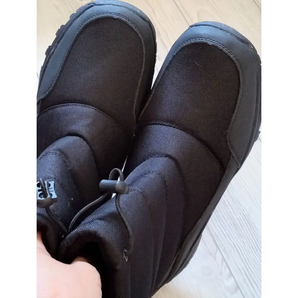 (T-4668) Unisex Winter Boots Sz 43 (12.5 W - 10 M)